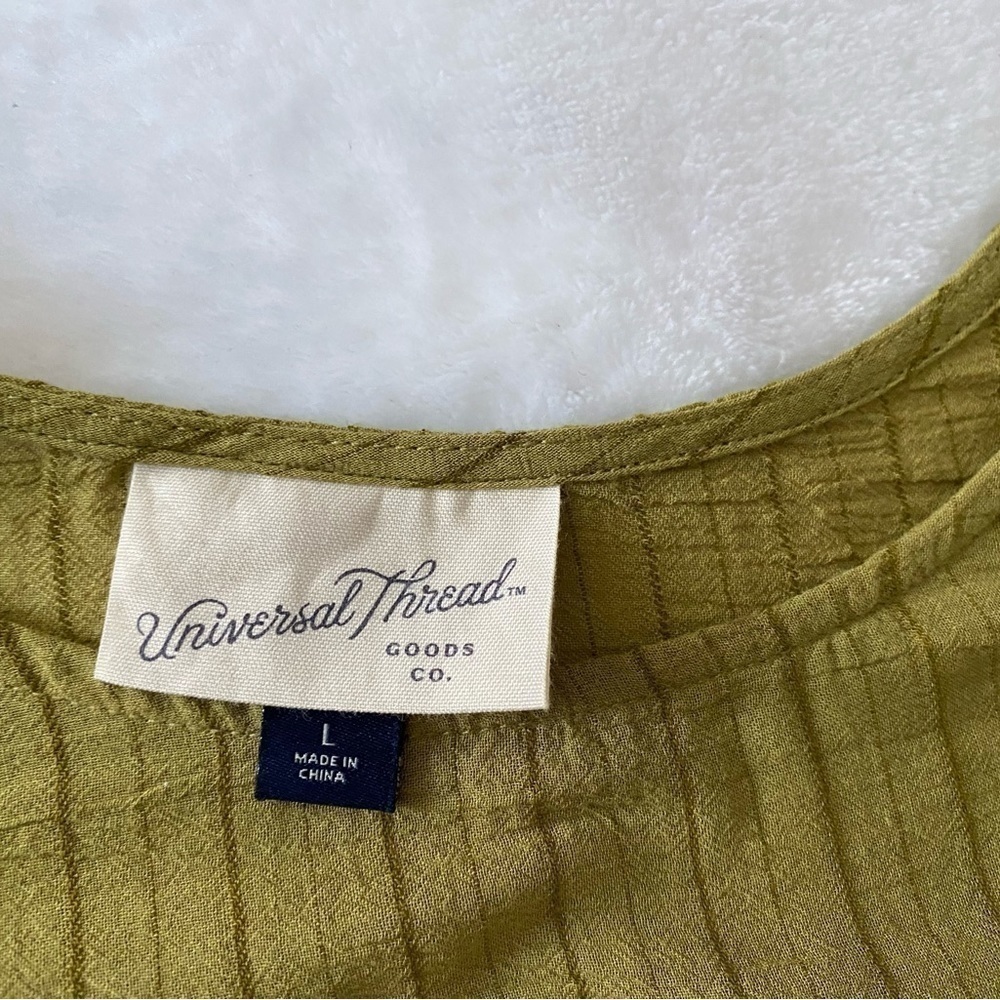 Universal Thread Green Stripped Flutter Sleeve To… - image 4